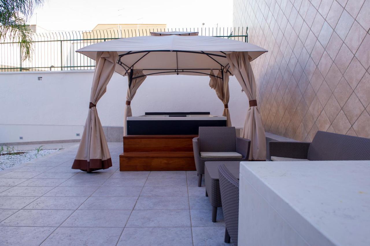 Joyce Luxury Suite 莫诺波利 外观 照片